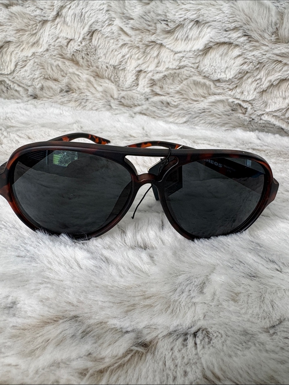 Rheos Nautical Palmettos Tortoise Sunglasses with Dark Lenses. NWT - Picture 2 of 6